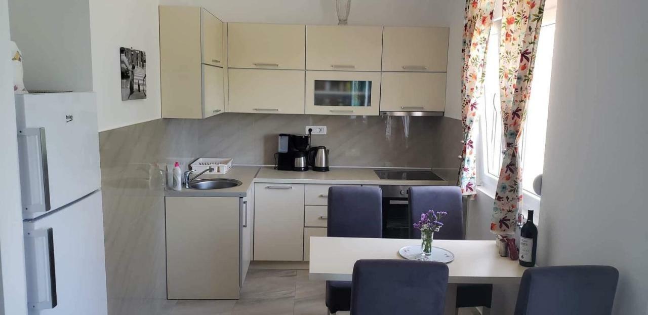 Apartmani Suncokreti - Sunflower Apartments Bar Luaran gambar